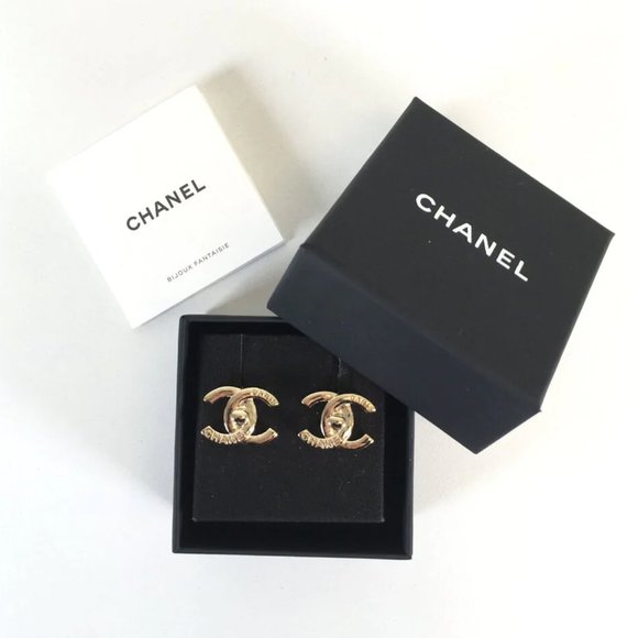 Chanel CC Earrings - Picture 4 of 4